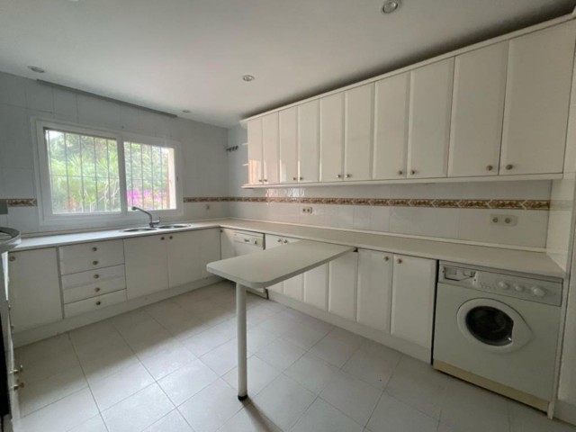 Apartment, Estepona, R4618954