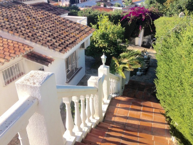 Villa, Nueva Andalucia, R4627228