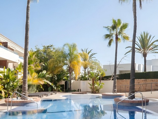 Huoneisto, Los Monteros, R5034787