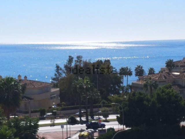 Ático con 2 Dormitorios  en Benalmadena
