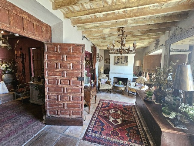 3 Bedrooms Villa in Mijas