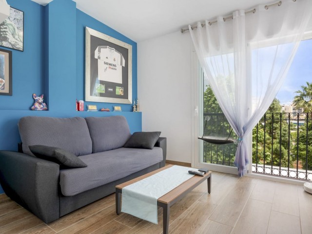 Maison mitoyenne avec 4 Chambres  à Estepona