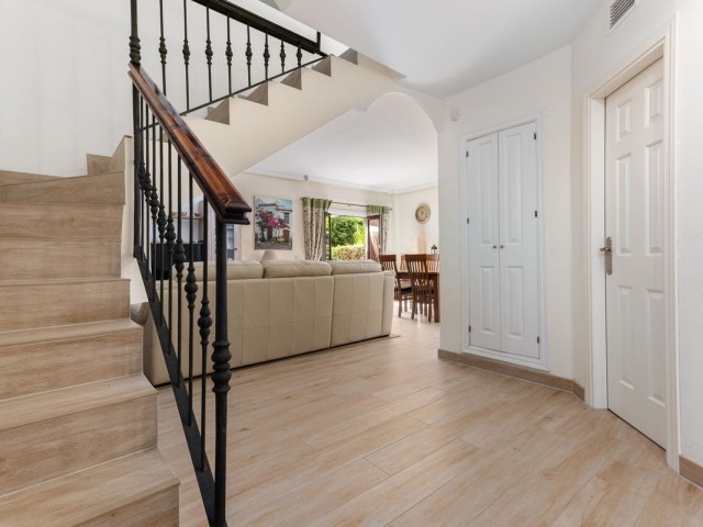Maison mitoyenne avec 2 Chambres  à Estepona
