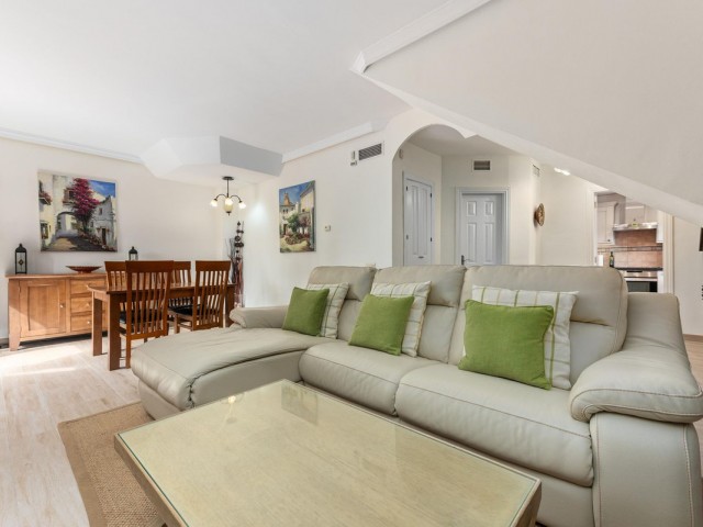 Maison mitoyenne avec 2 Chambres  à Estepona