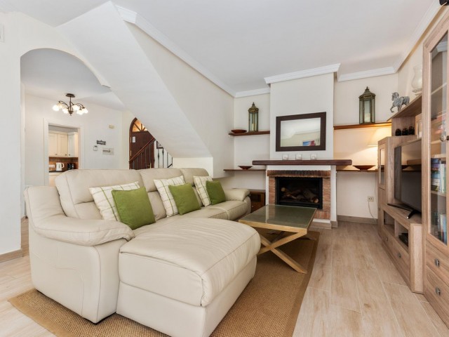 Maison mitoyenne avec 2 Chambres  à Estepona