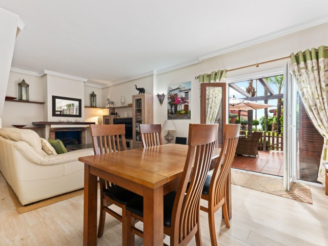 Maison mitoyenne avec 2 Chambres  à Estepona
