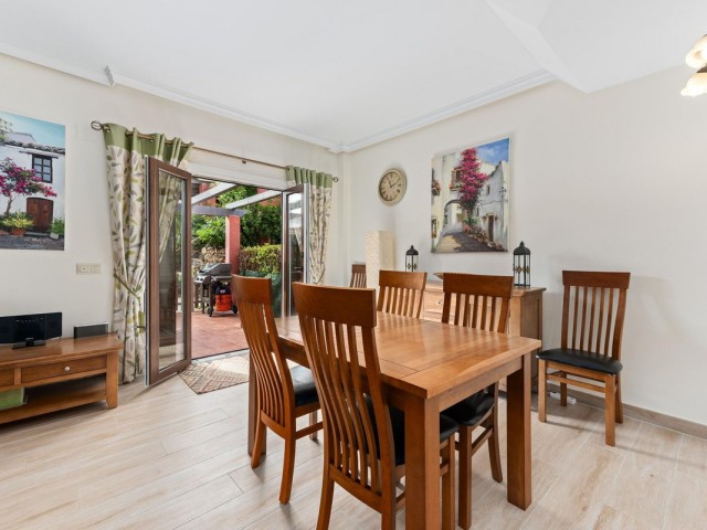 Maison mitoyenne avec 2 Chambres  à Estepona