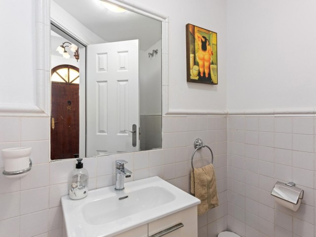 Maison mitoyenne avec 2 Chambres  à Estepona