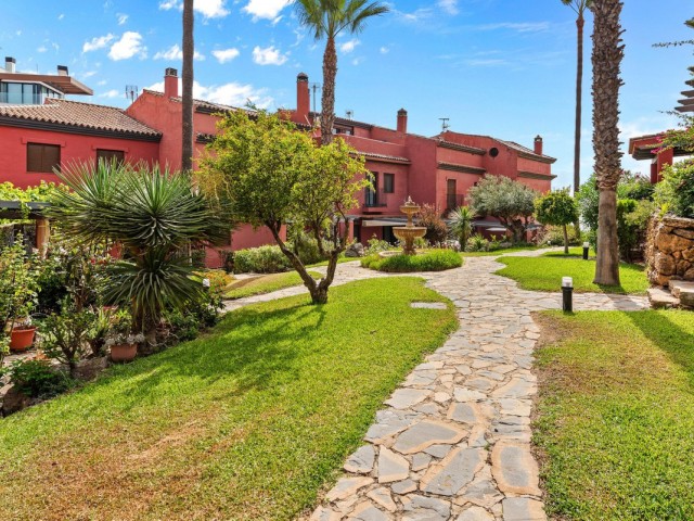 Maison mitoyenne avec 2 Chambres  à Estepona