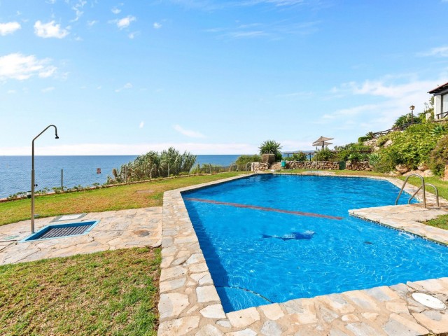 Maison mitoyenne avec 2 Chambres  à Estepona