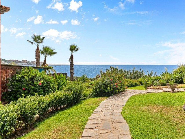 Maison mitoyenne avec 2 Chambres  à Estepona