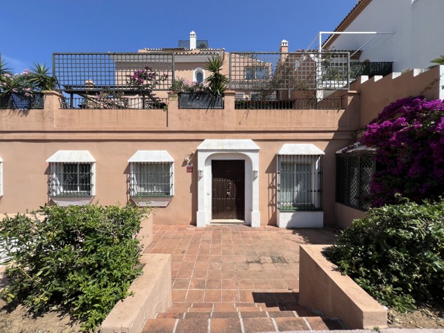 Liikekiinteistö, Guadalmina Alta, R5129974