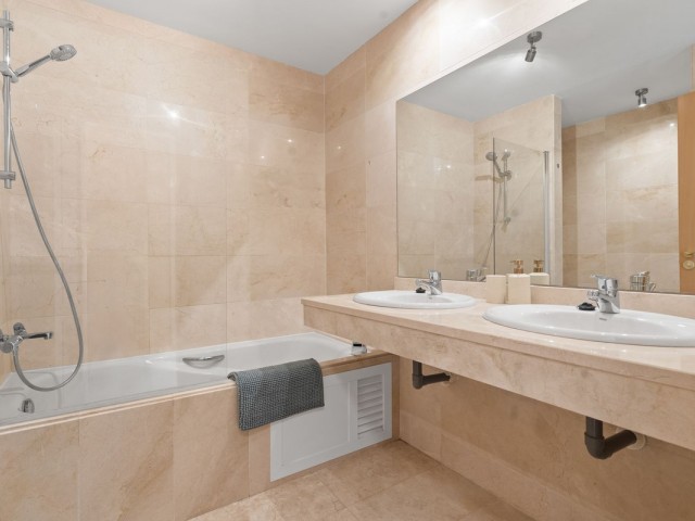 2 Soveroms Leilighet i Estepona