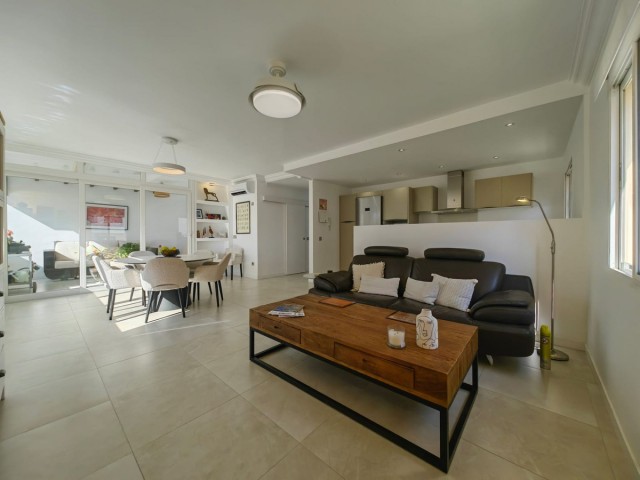 Appartement avec 3 Chambres  à Estepona