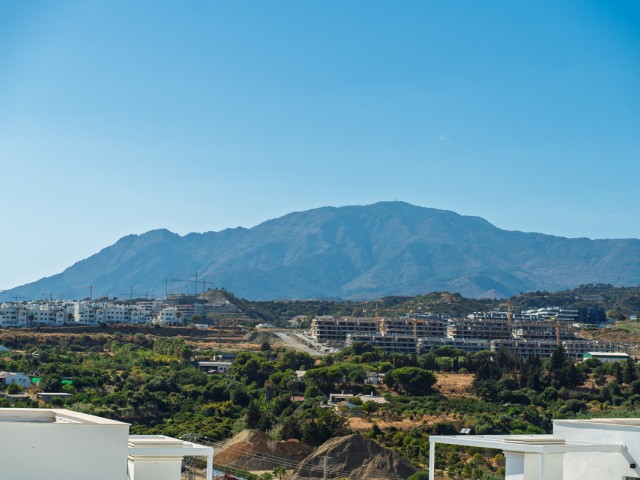 Appartement avec 3 Chambres  à Estepona