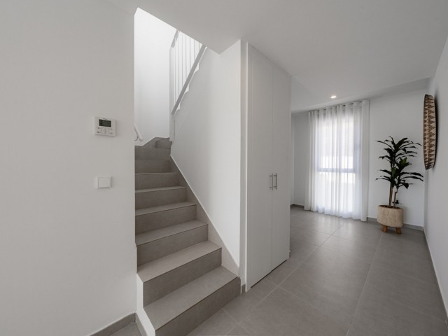Appartement avec 3 Chambres  à Estepona