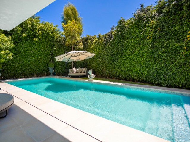 Villa avec 4 Chambres  à Estepona