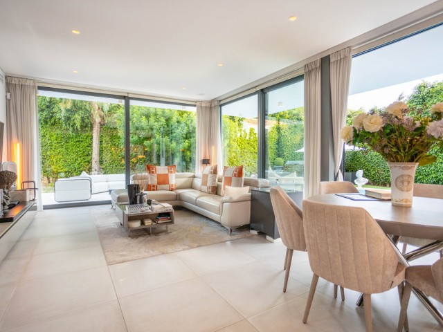 Villa avec 4 Chambres  à Estepona