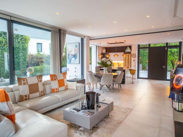 Villa avec 4 Chambres  à Estepona
