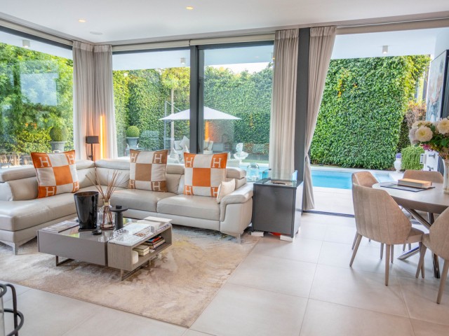 Villa avec 4 Chambres  à Estepona