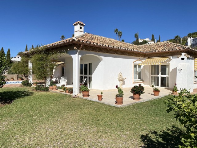 4 Bedrooms Villa in Mijas