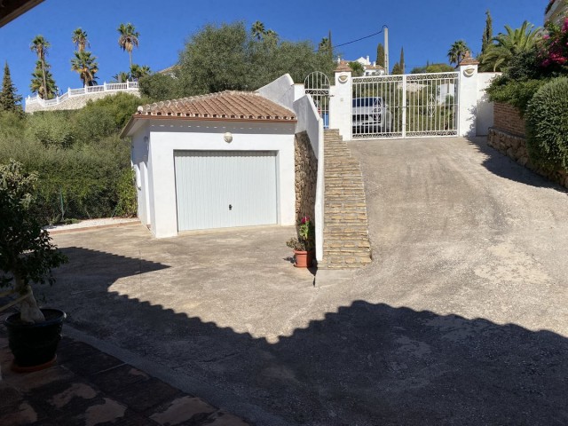 4 Bedrooms Villa in Mijas
