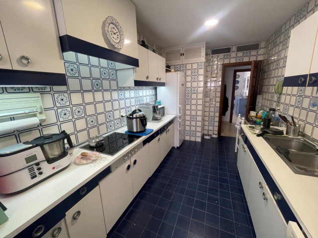 Penthouse avec 4 Chambres  à Estepona