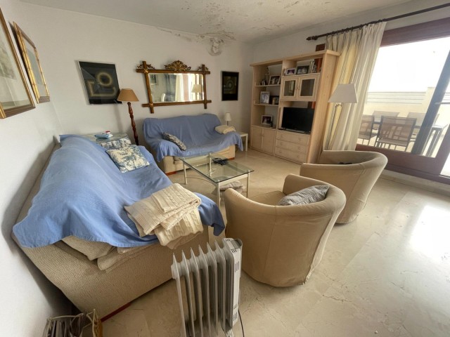 Penthouse avec 4 Chambres  à Estepona