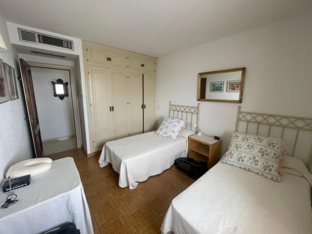 Penthouse avec 4 Chambres  à Estepona