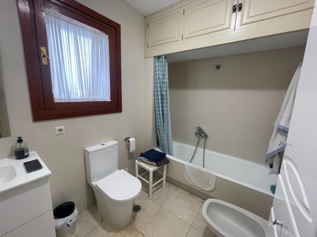 Penthouse avec 4 Chambres  à Estepona