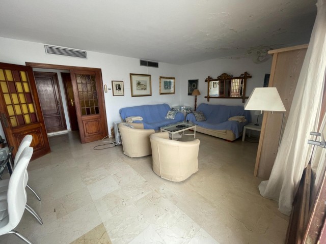 Penthouse avec 4 Chambres  à Estepona