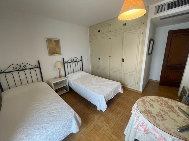 Penthouse avec 4 Chambres  à Estepona