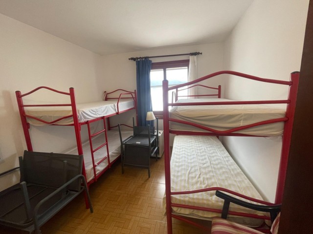 Penthouse avec 4 Chambres  à Estepona