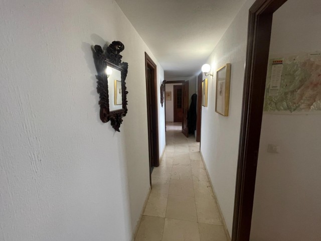 Penthouse avec 4 Chambres  à Estepona