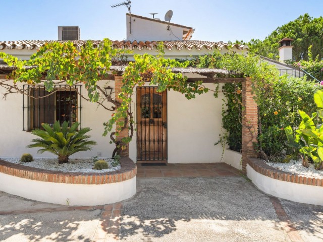 Villa avec 4 Chambres  à Estepona