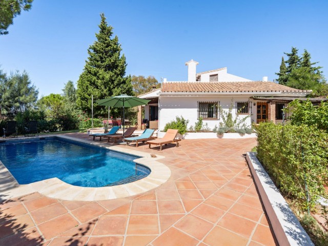 Villa avec 4 Chambres  à Estepona