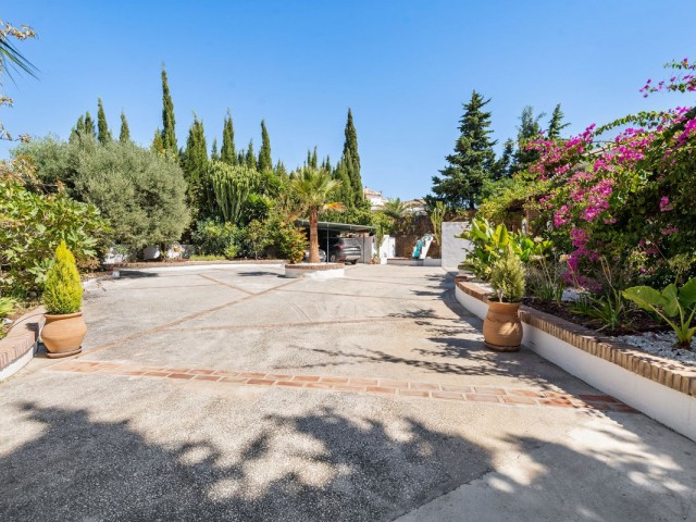 Villa avec 4 Chambres  à Estepona