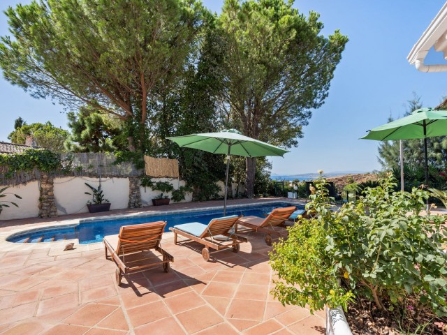 Villa avec 4 Chambres  à Estepona