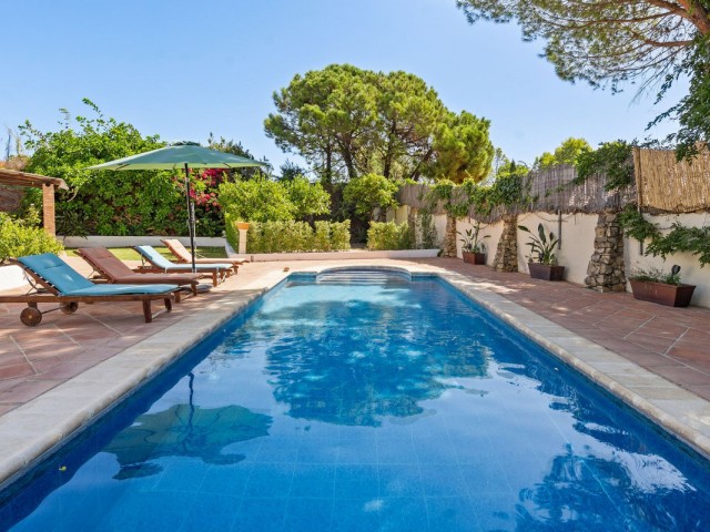 Villa avec 4 Chambres  à Estepona