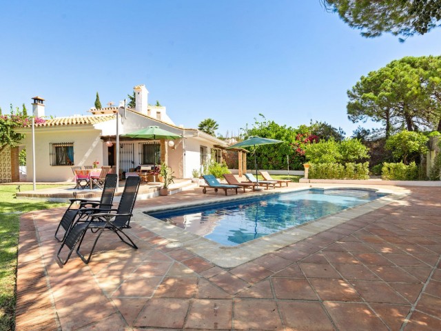 Villa avec 4 Chambres  à Estepona