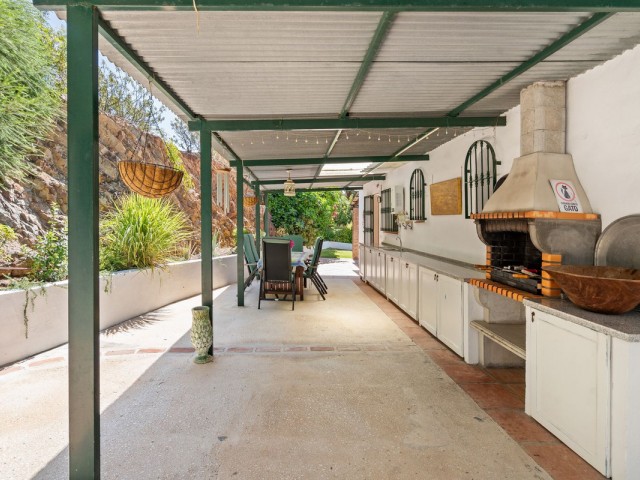 Villa avec 4 Chambres  à Estepona