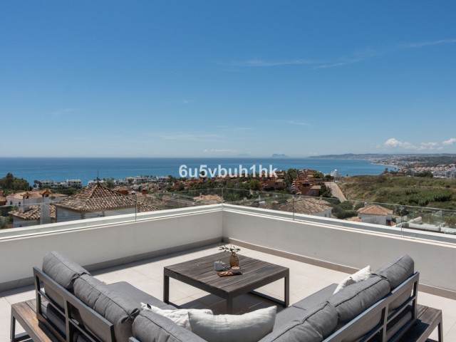 Maison mitoyenne avec 5 Chambres  à Estepona
