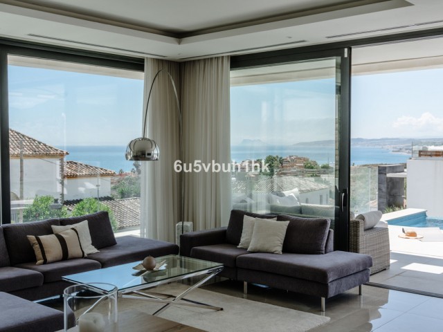 Maison mitoyenne avec 5 Chambres  à Estepona