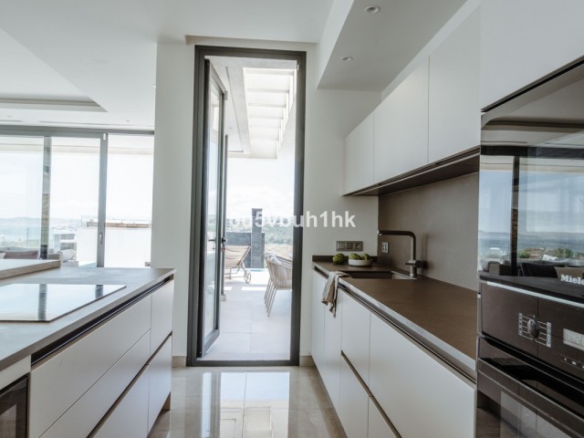 Maison mitoyenne avec 5 Chambres  à Estepona