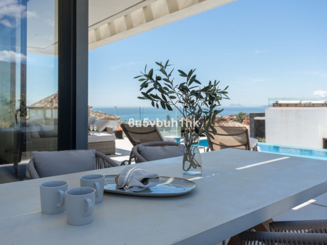 Maison mitoyenne avec 5 Chambres  à Estepona