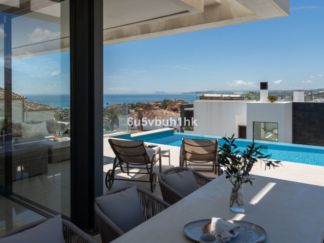Maison mitoyenne avec 5 Chambres  à Estepona