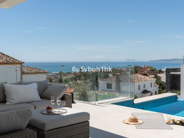 Maison mitoyenne avec 5 Chambres  à Estepona