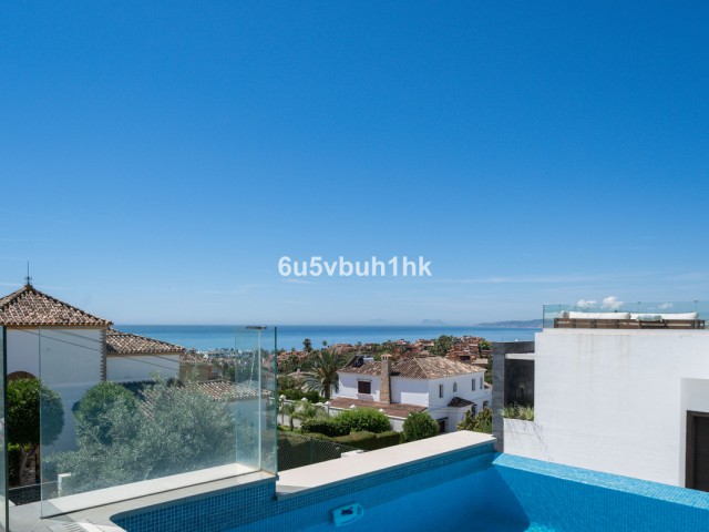 Maison mitoyenne avec 5 Chambres  à Estepona