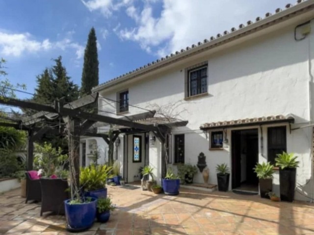 4 Bedrooms Villa in Mijas