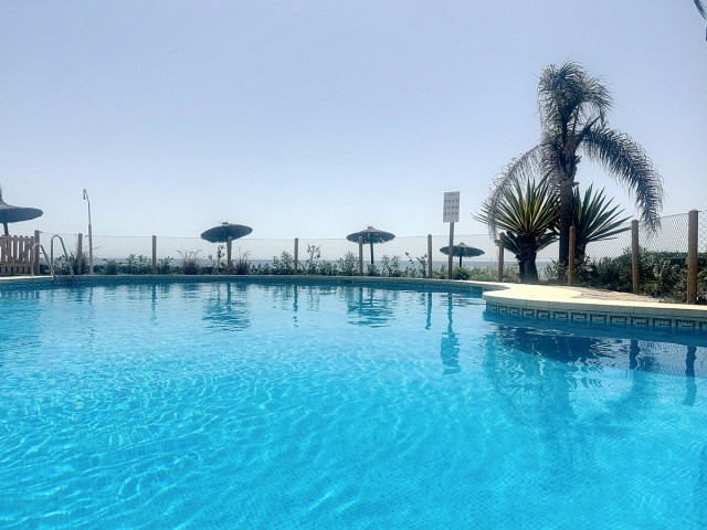 Maison mitoyenne avec 3 Chambres  à Estepona